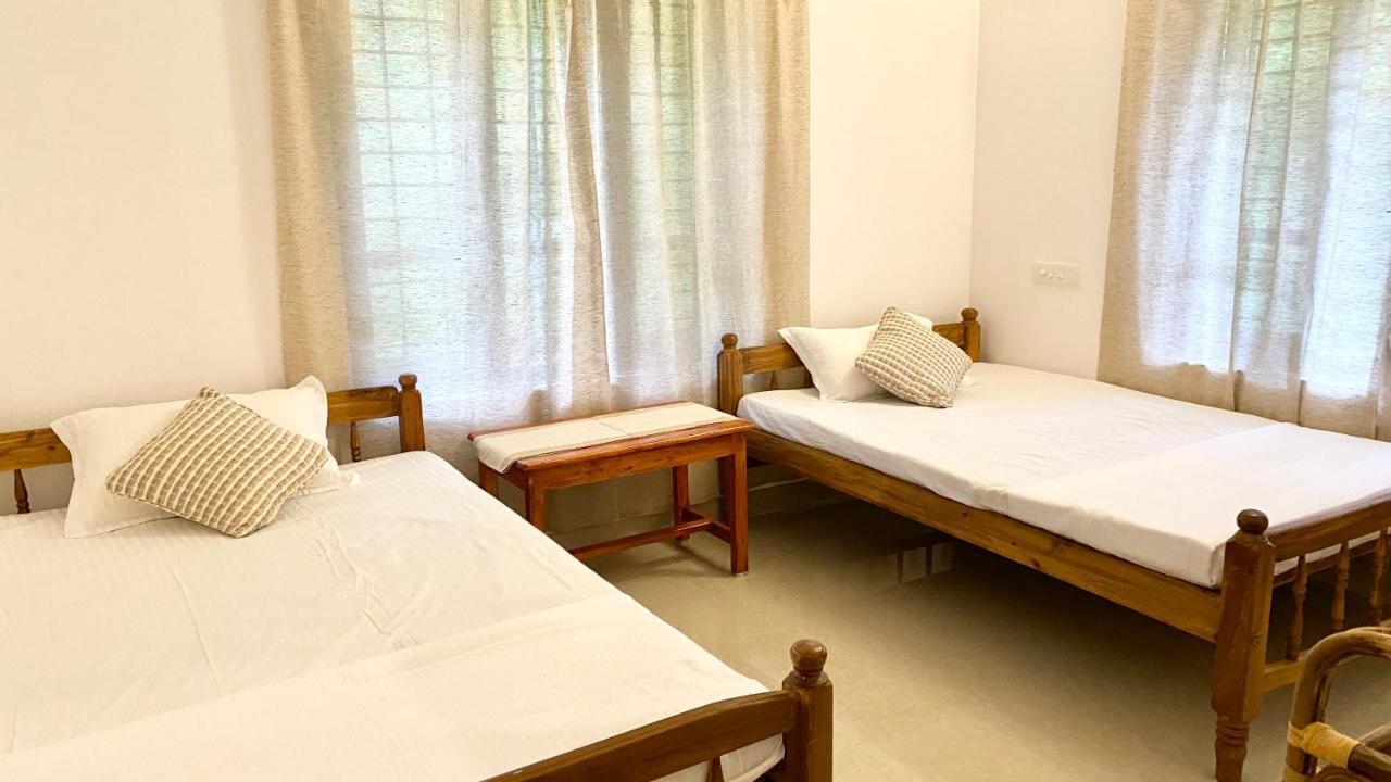 Hotel Tattwamasi Ayuryoga With Breakfast And Yoga Varkala Esterno foto