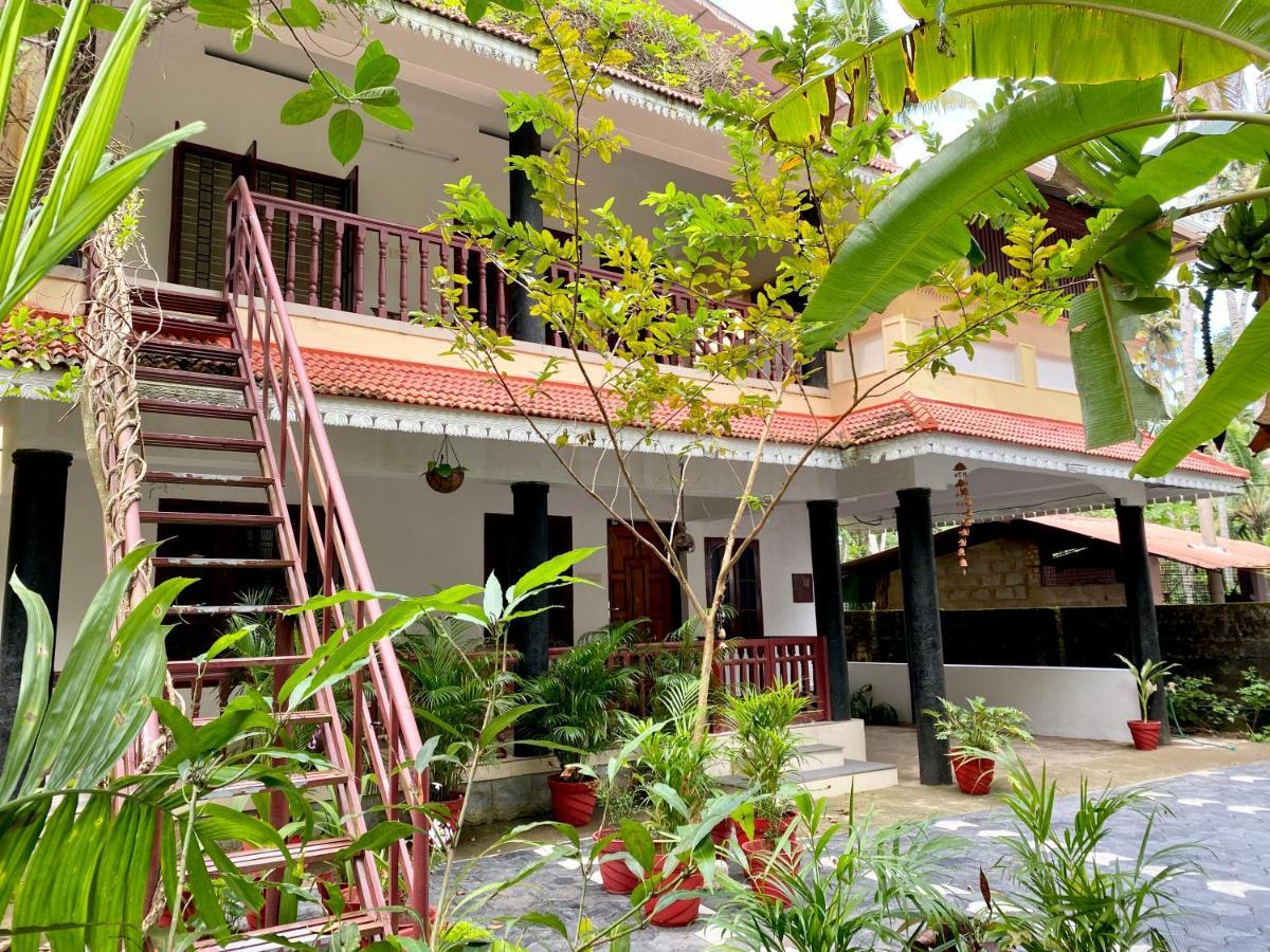 Hotel Tattwamasi Ayuryoga With Breakfast And Yoga Varkala Esterno foto